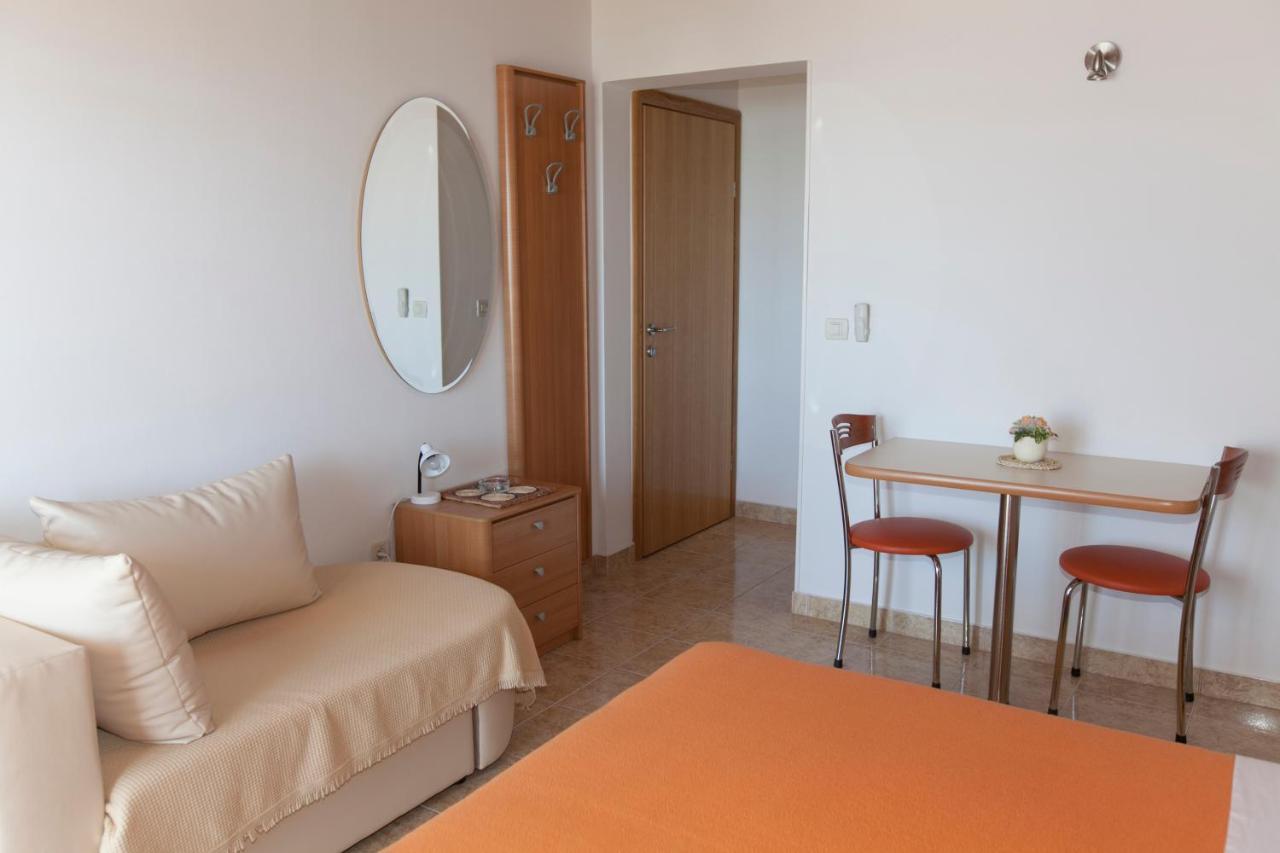 Apartments Milana 图彻皮 外观 照片